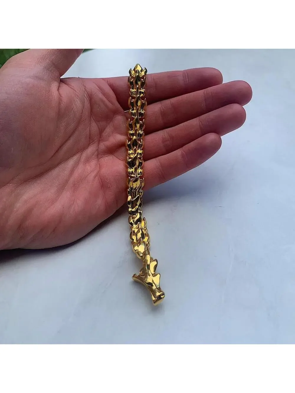 Grunge y2k style Gold dragon scale head bracelet. Comes new. 8 inches length